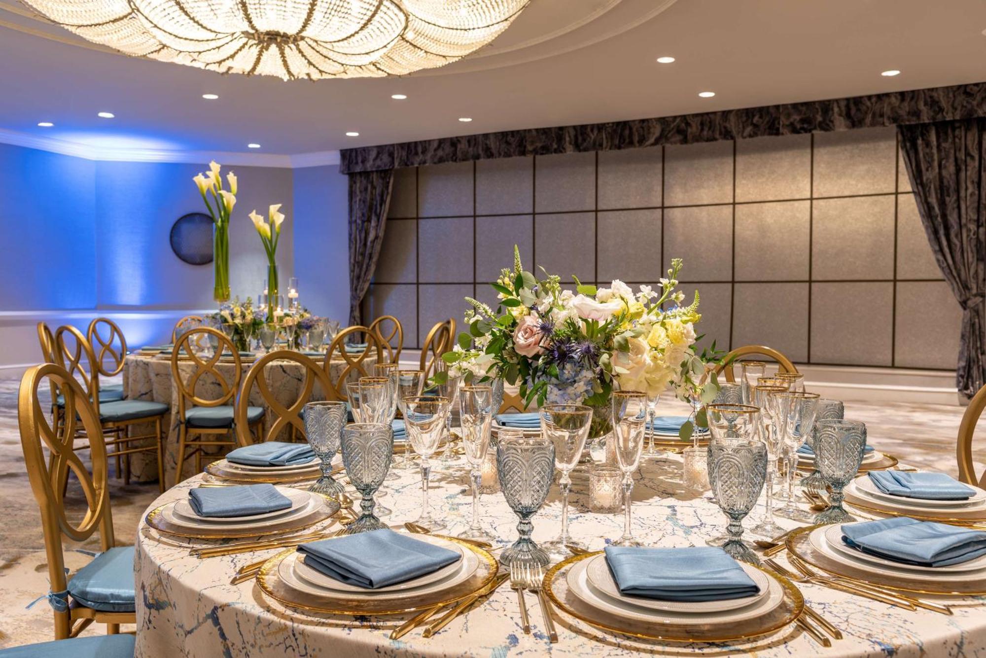 Hilton Alexandria Mark Center Esterno foto