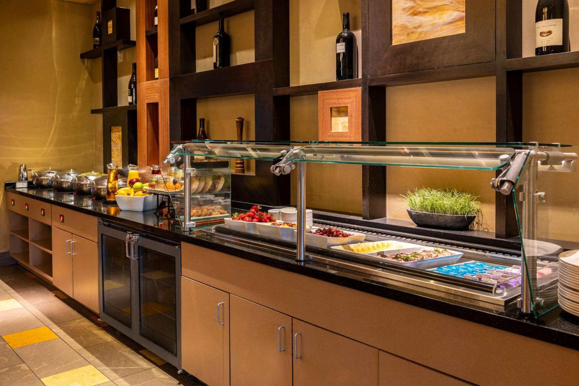 Hilton Alexandria Mark Center Esterno foto